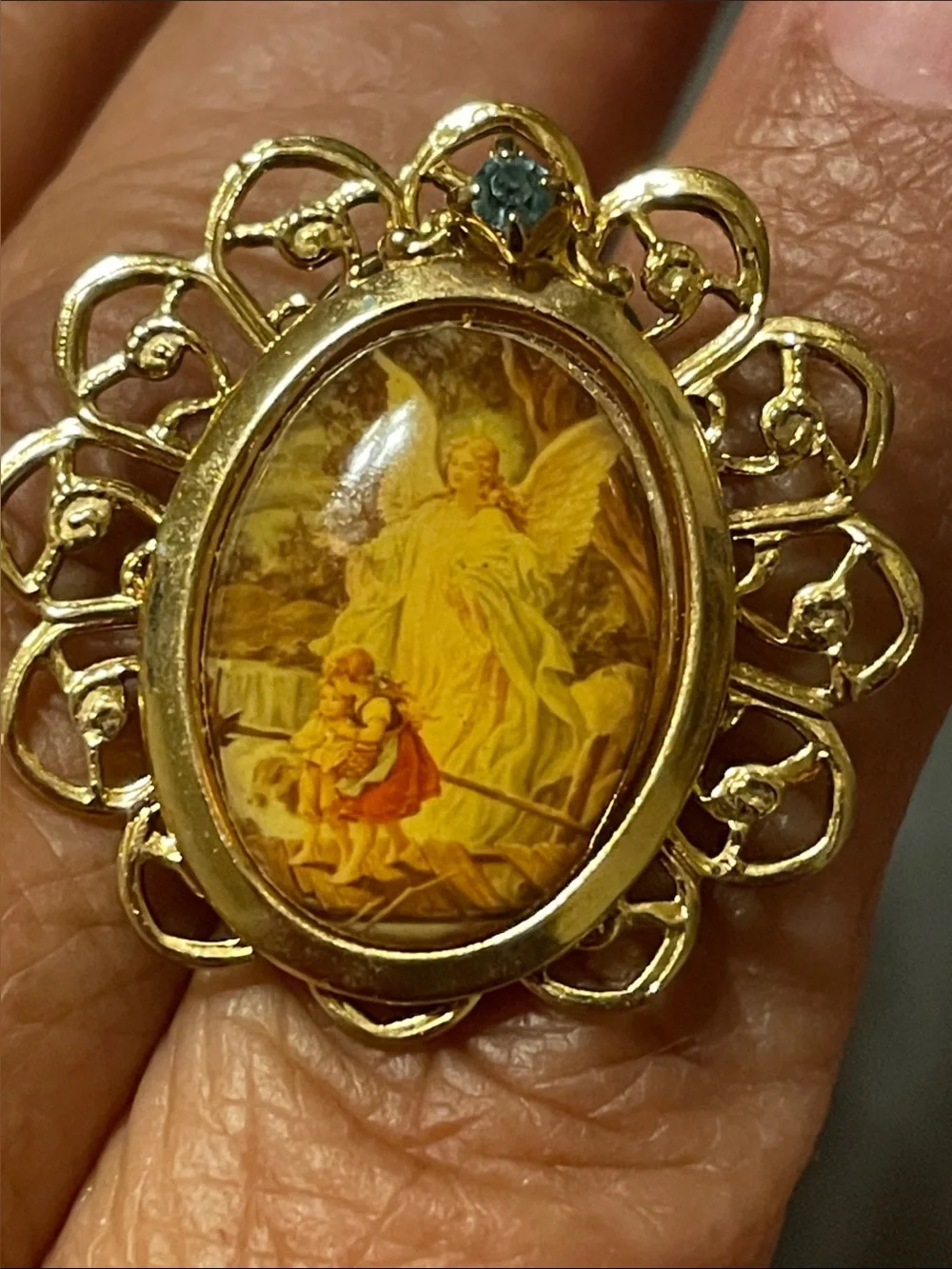 Vintage Ballou Guardian Angel brooch/pin
